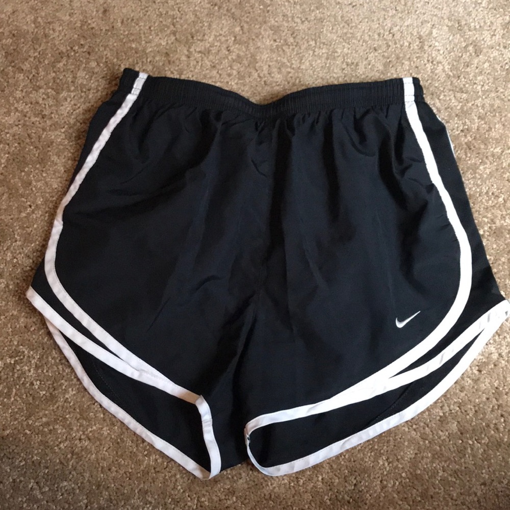 Black/white nike dri-fit shorts size small